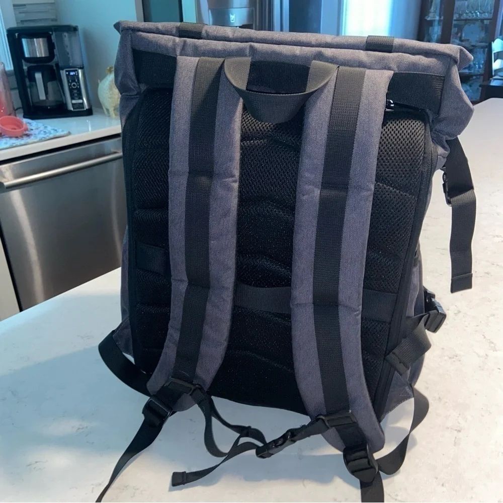 BAGSMART Large Grey Camara backpack bag w/ compartments